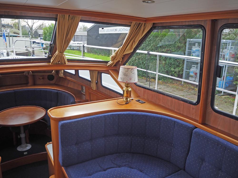 Saloon, Accommodation